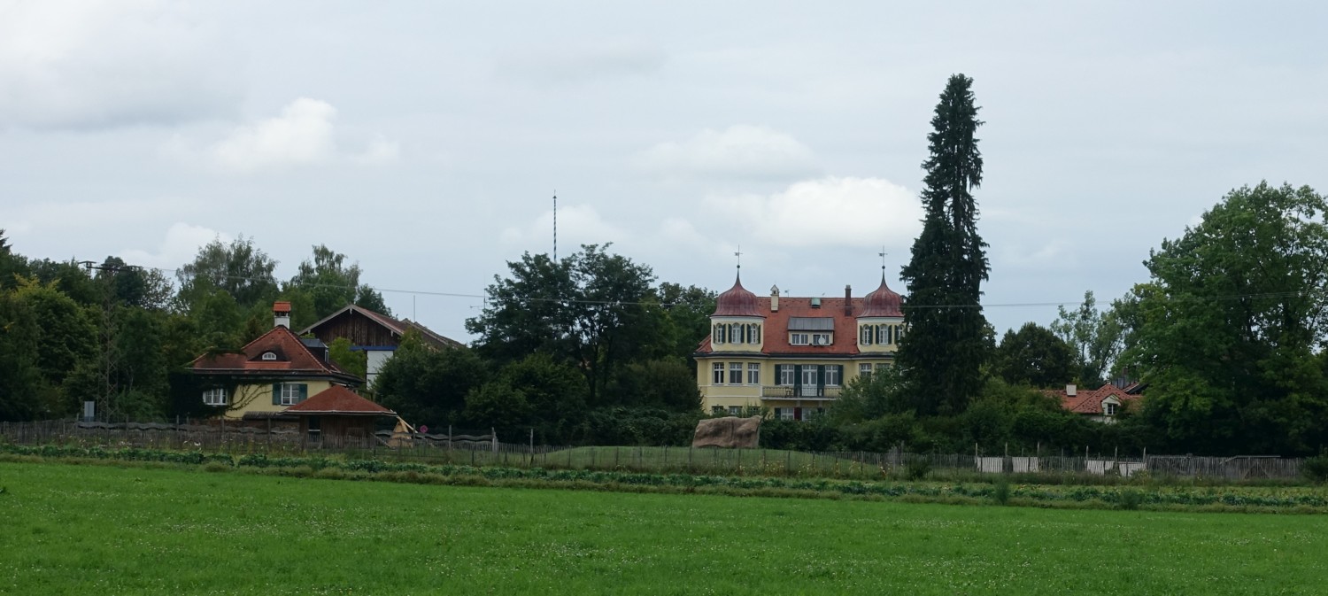 Nettes Anwesen in Herrmannsdorf