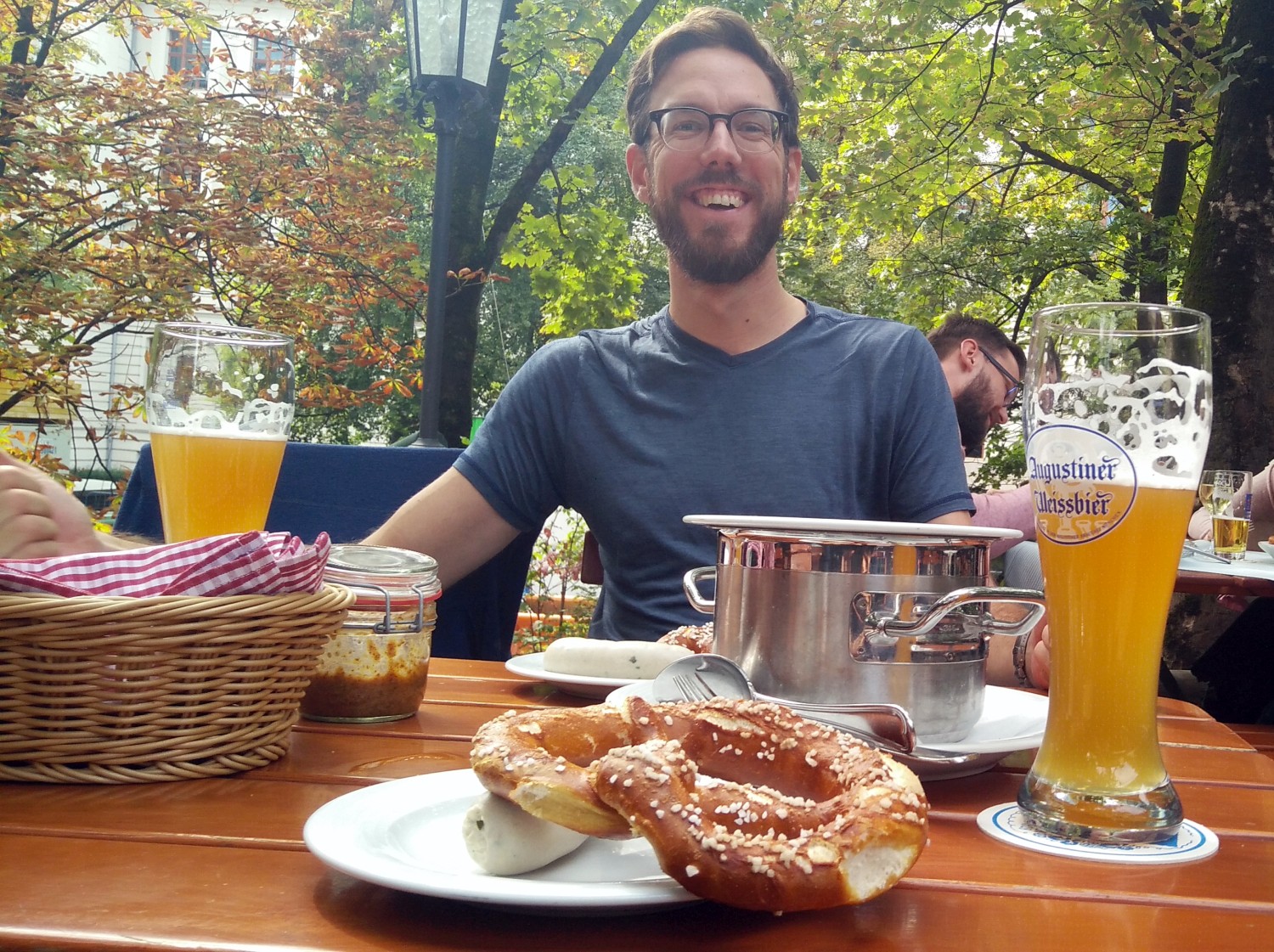 Weißwurstfrühstück im Augustiner